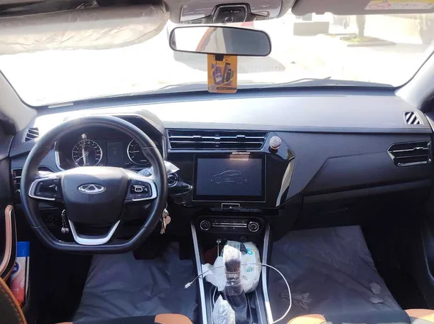 Car image 15