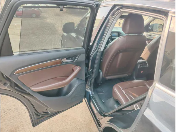 Car image 17