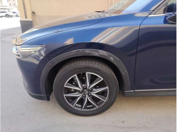 Car image 9