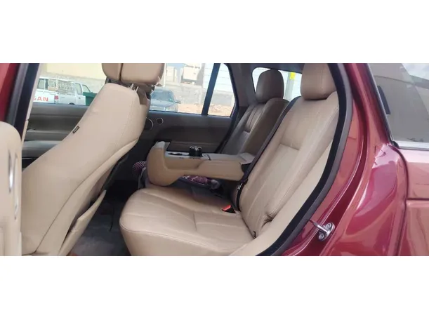 Car image 9