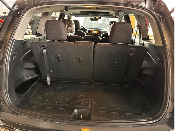 Car image 24