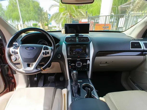 Car image 15