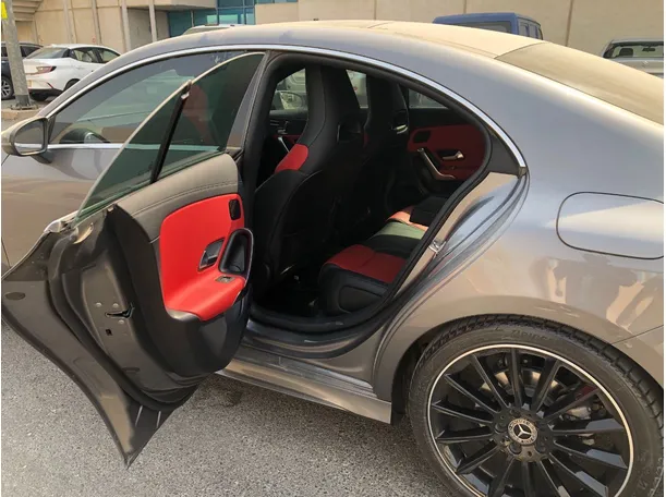 Car image 14