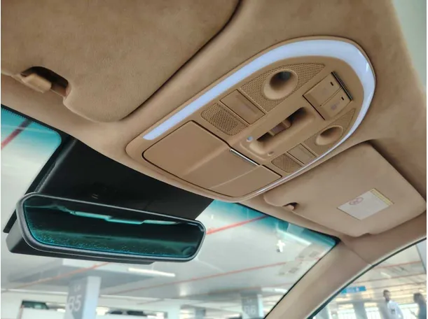 Car image 37