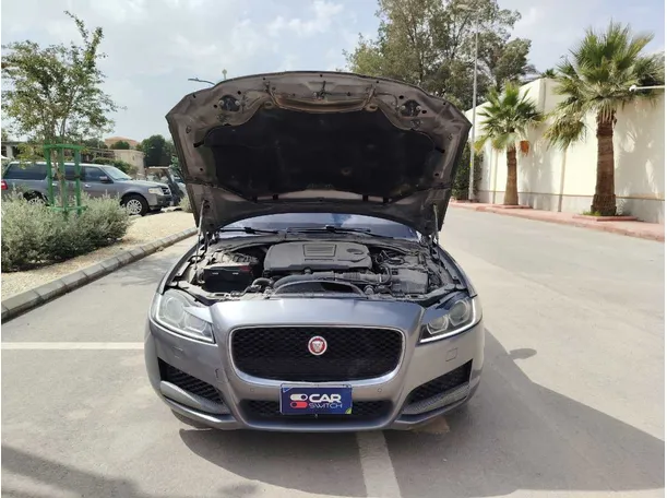 Car image 34