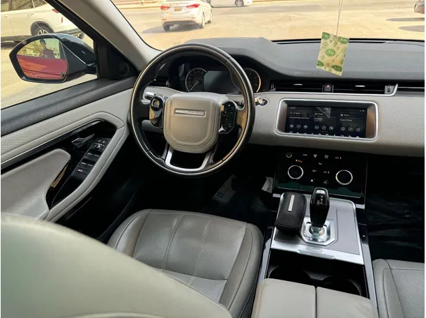 Car image 19