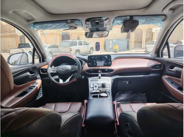 Car image 18