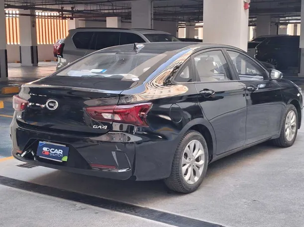 Car image 5