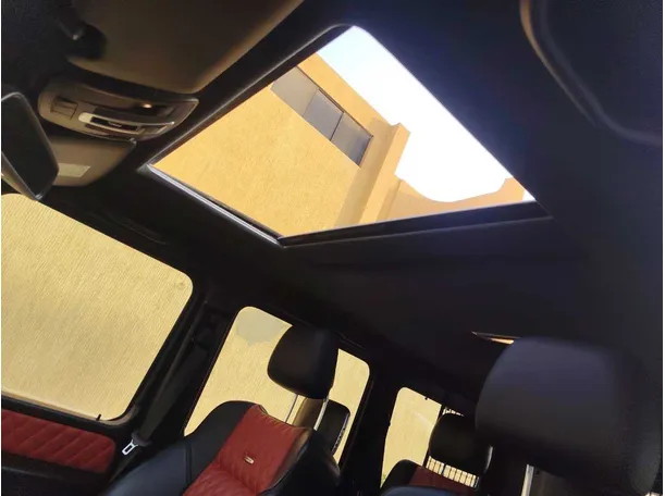 Car image 17