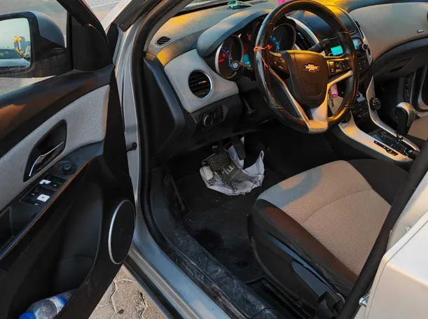 Car image 11