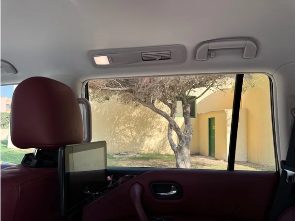 Car image 25