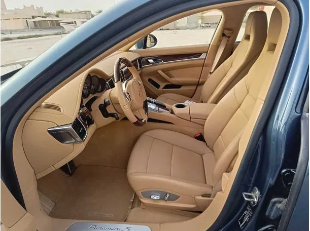 Car image 13