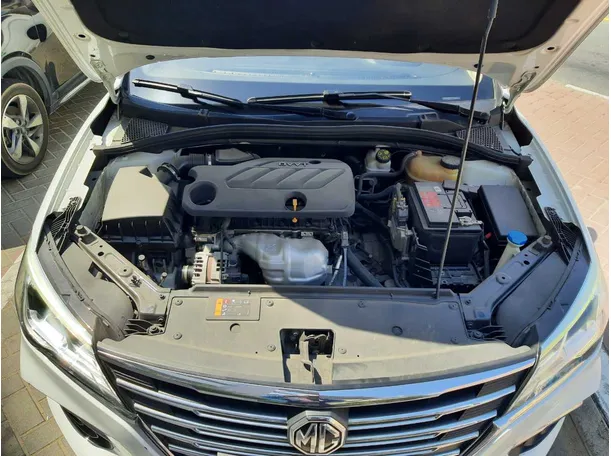 Car image 10