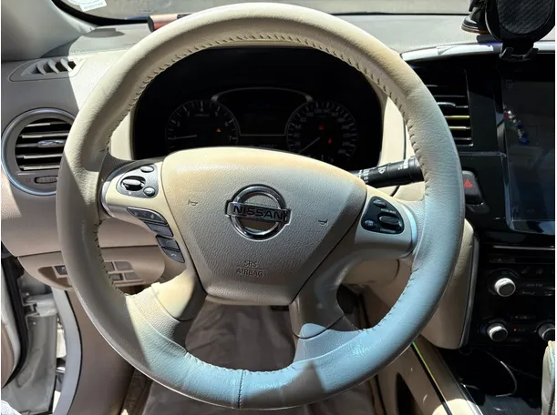 Car image 22