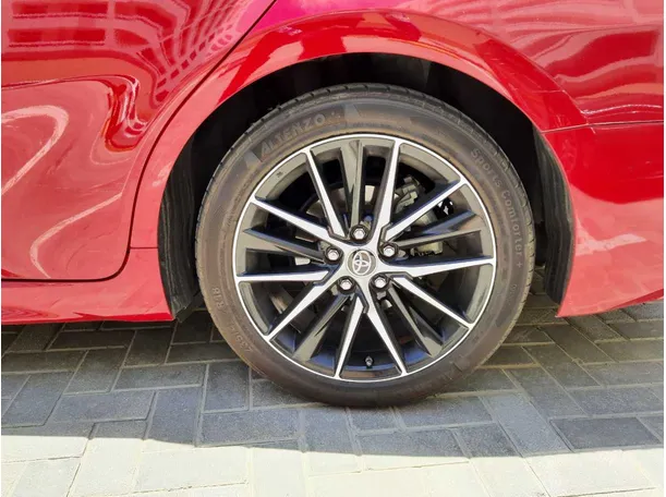 Car image 9