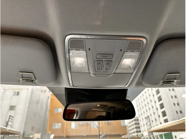 Car image 26