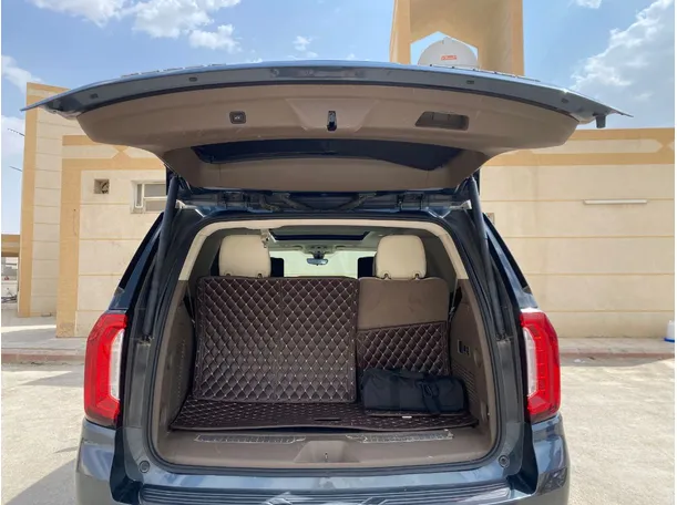 Car image 20