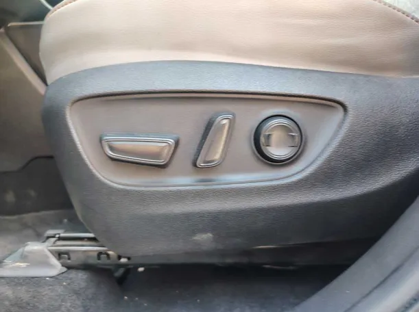 Car image 31