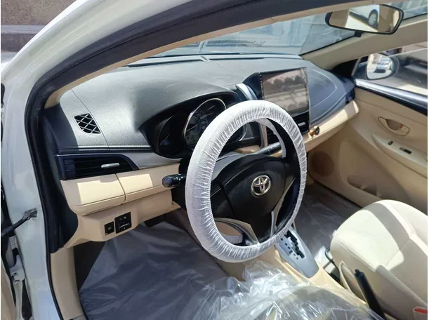 Car image 13