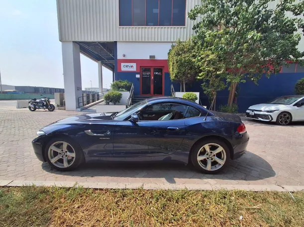 Car image 4