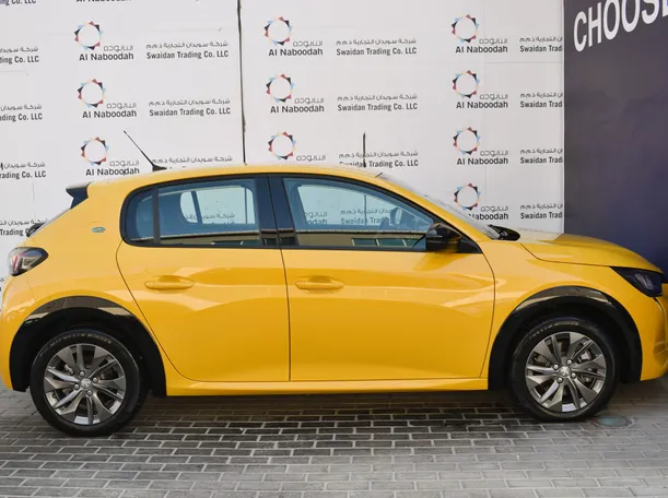 Car image 9