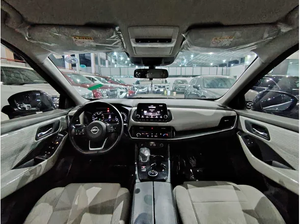 Car image 19