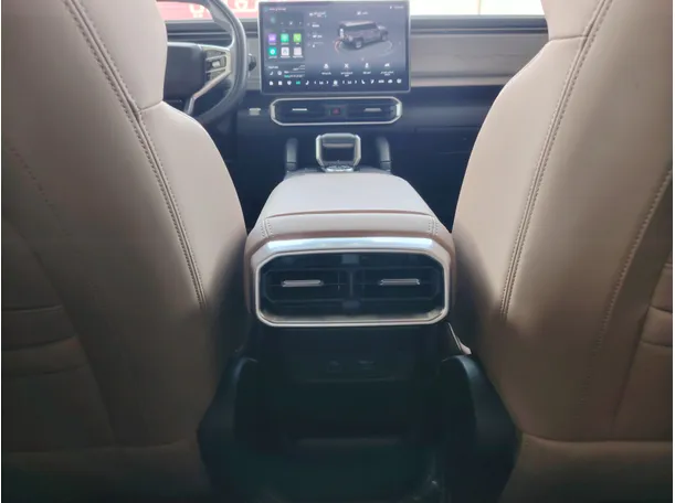 Car image 27