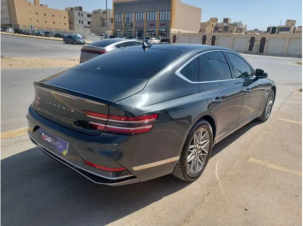 Car image 5