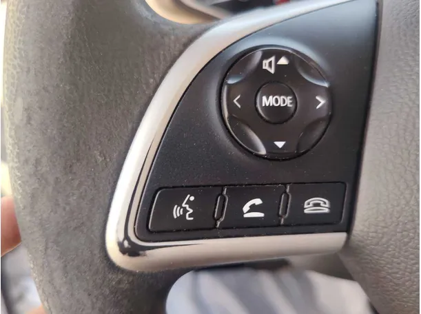 Car image 28