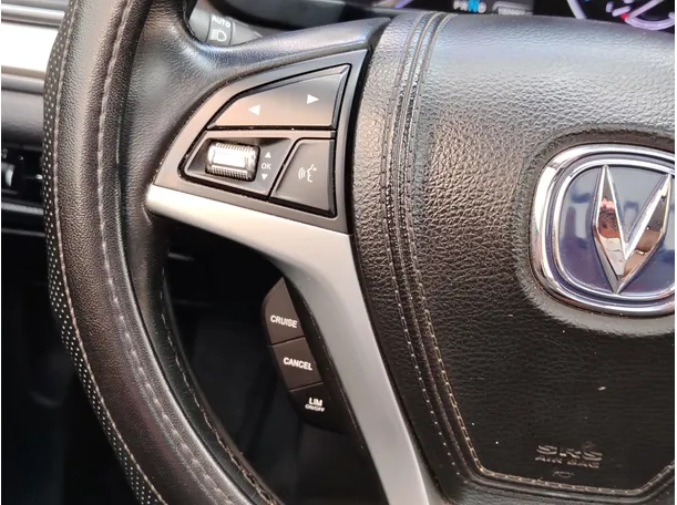 Car image 26