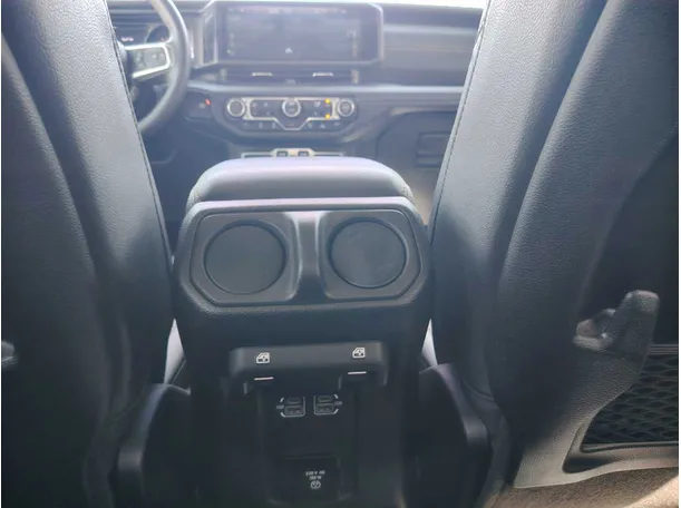 Car image 32
