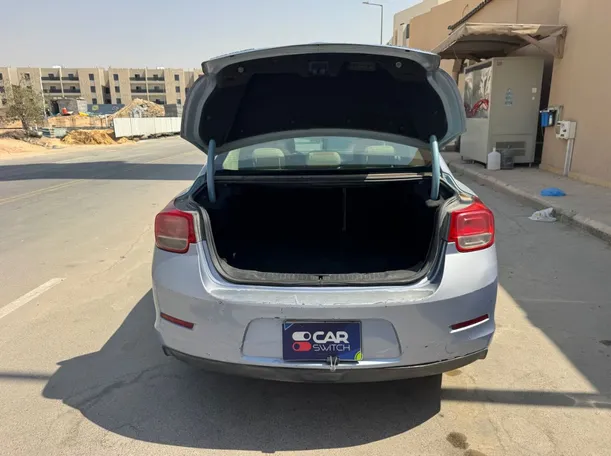 Car image 19