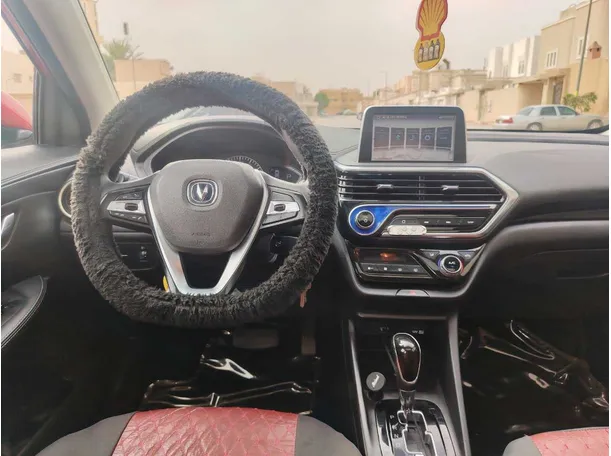 Car image 19