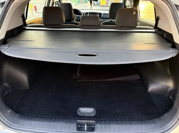 Car image 26