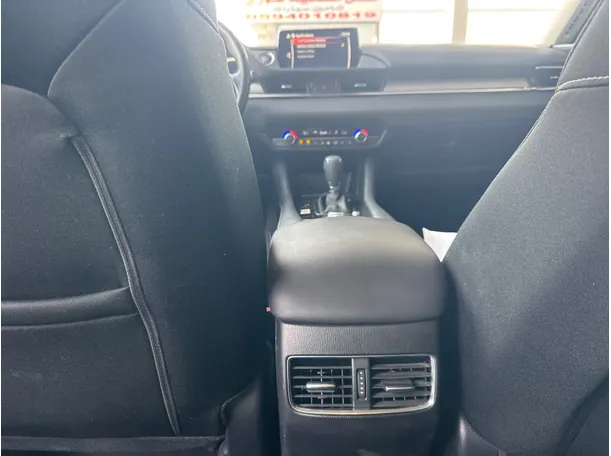 Car image 16