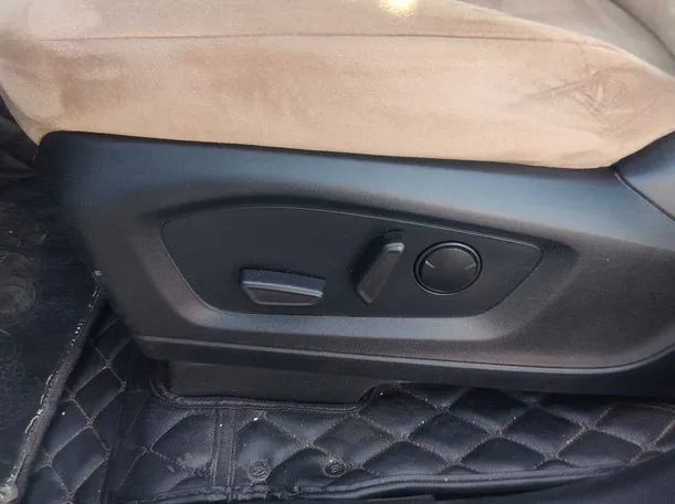 Car image 31