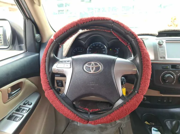 Car image 14
