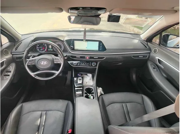 Car image 20