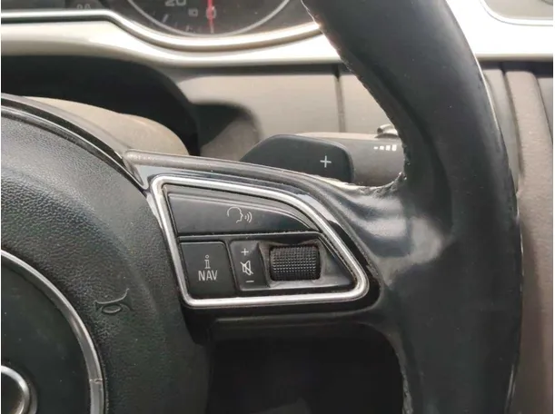Car image 28