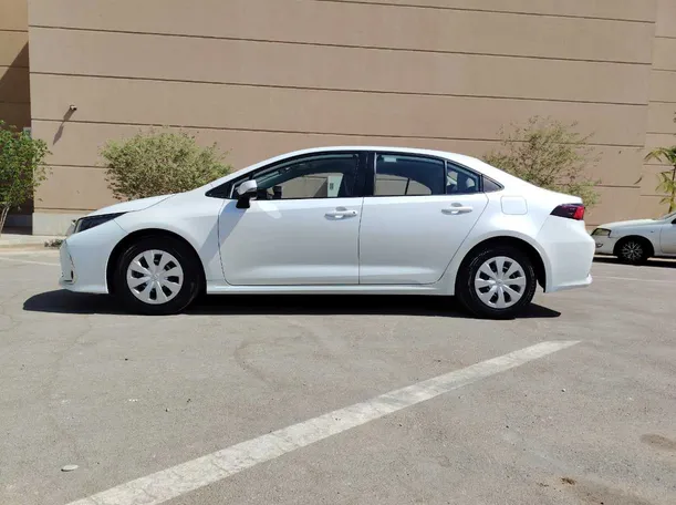 Car image 8