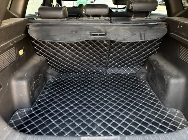 Car image 25