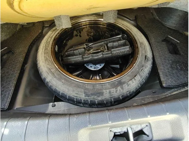 Car image 22