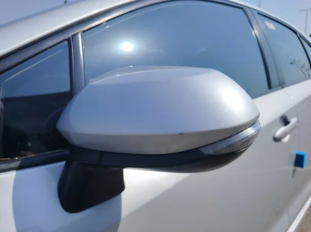 Car image 26