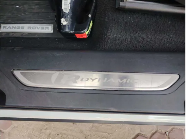 Car image 34