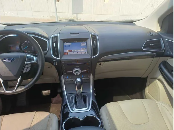 Car image 15