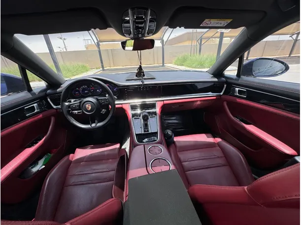 Car image 15