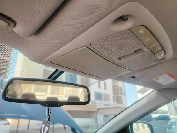 Car image 32