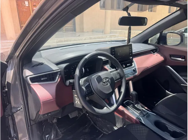 Car image 12