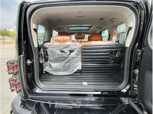 Car image 32