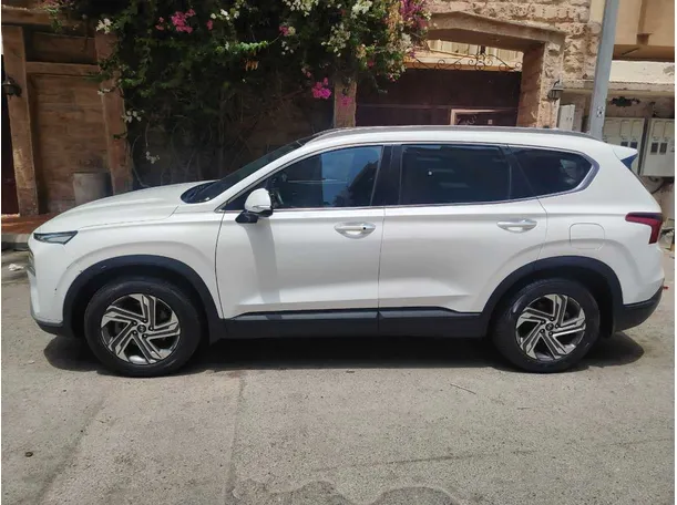 Car image 8